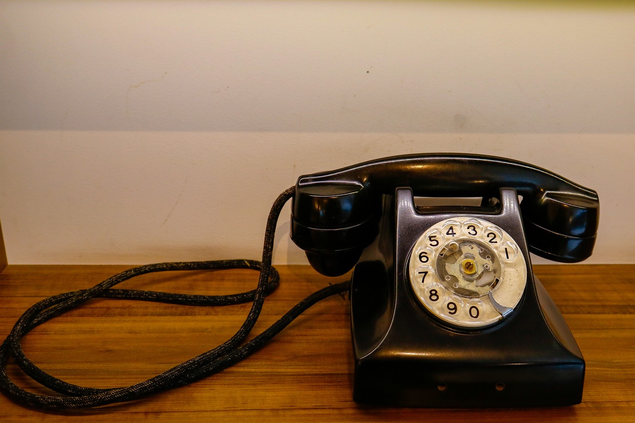 telephone-4261412_1280